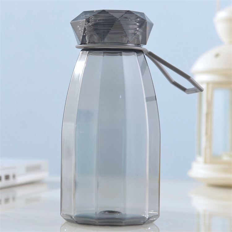 HZ57106 (8) Portable plastic Bottle