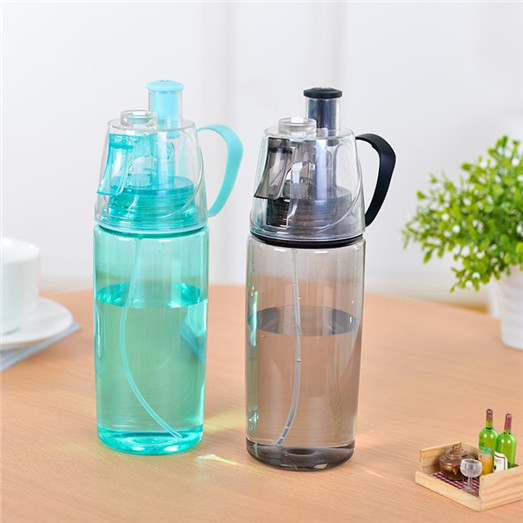 1.Creative Button Water Bottle Travel Mist Spray Plastic Water Bottle