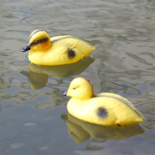 Durable Material XPE Duck Decoy Hunting Shooting Decoy Little Duck for Hunting