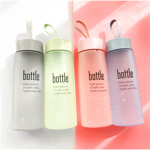 Eco-friendly 520ml frosted glass water bottle with rope water bottle wholesale