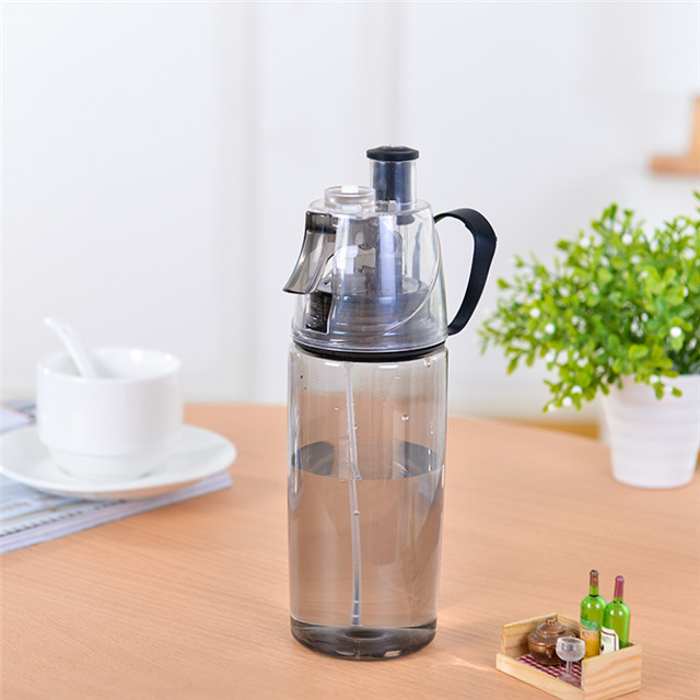Creative Button Water Bottle Travel Mist Spray Plastic Water Bottle