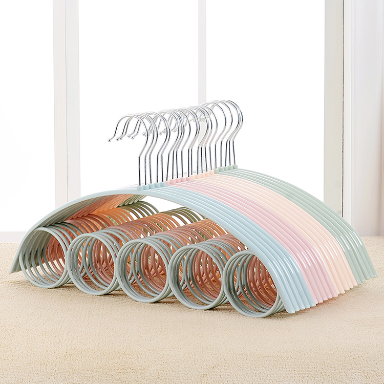 New Good Quality Unbreakable Fashion Brand Economical Plastic Garment Hanger