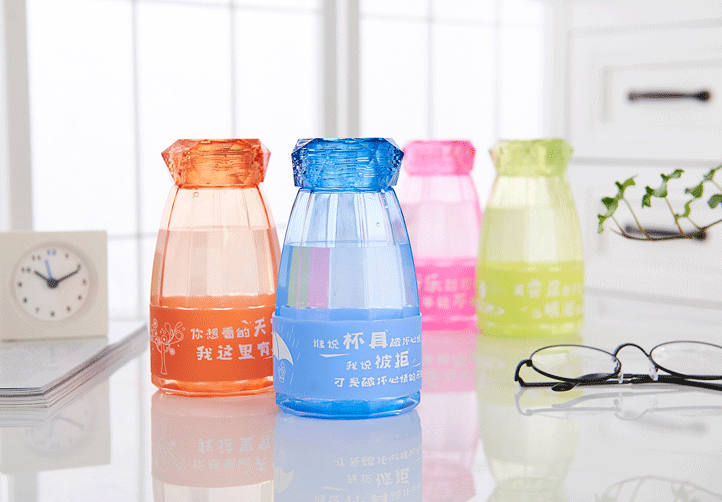 Different Shapes Diamond Style Plastic Water Bottle