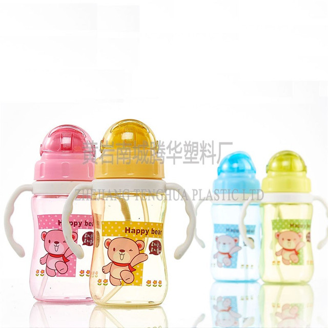 Eco-friendly Easy Drinking Plastic Baby Feeding Bottle with Handle
