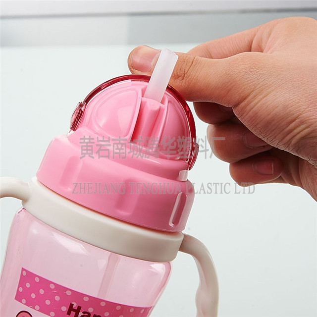 Eco-friendly Easy Drinking Plastic Baby Feeding Bottle with Handle