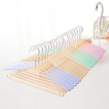 Hot Selling Adjustable Multifunction Plastic Hanger Rack