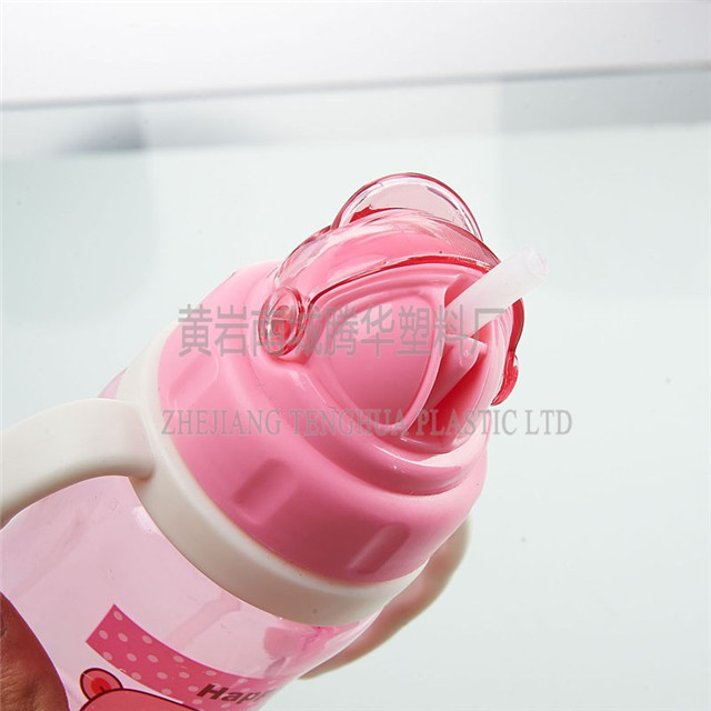 Eco-friendly Easy Drinking Plastic Baby Feeding Bottle with Handle