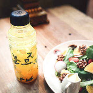 Bear milk cover Glass water bottle portable hand cup with cover home creative two-segment