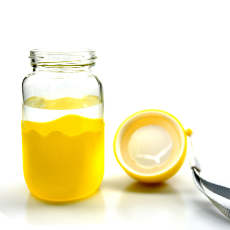  Students Cartoon Glass Water Bottle