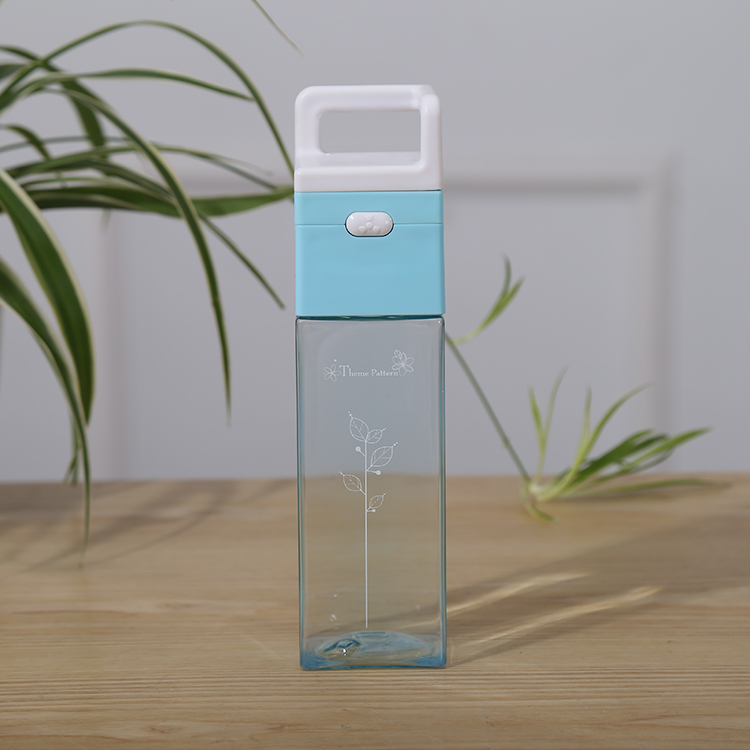 2019 new rechargeable outdoor sports portable fan water bottle