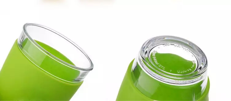 hot selling borosilicate glass drink bottle supplier