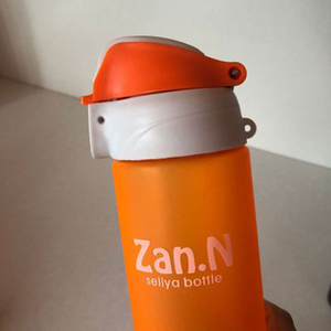 Outdoor plastic sports water bottle Press-type bullet cover gift kettle 
