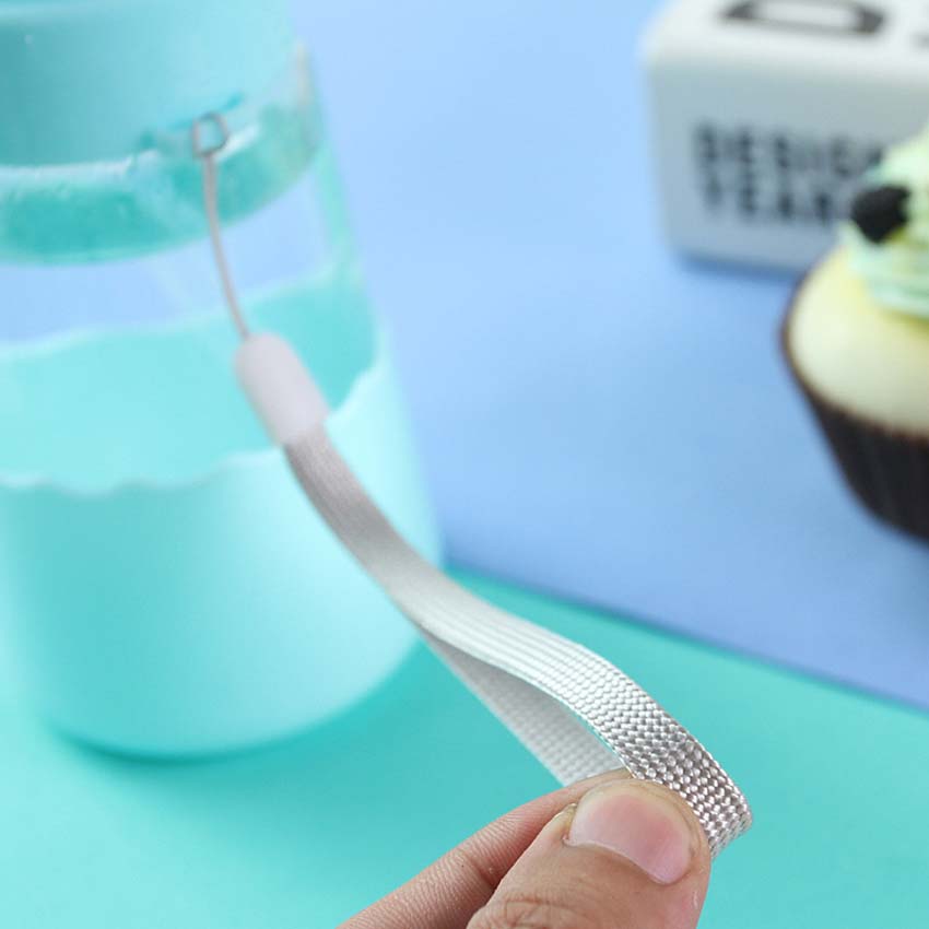 China glass water bottle supplier