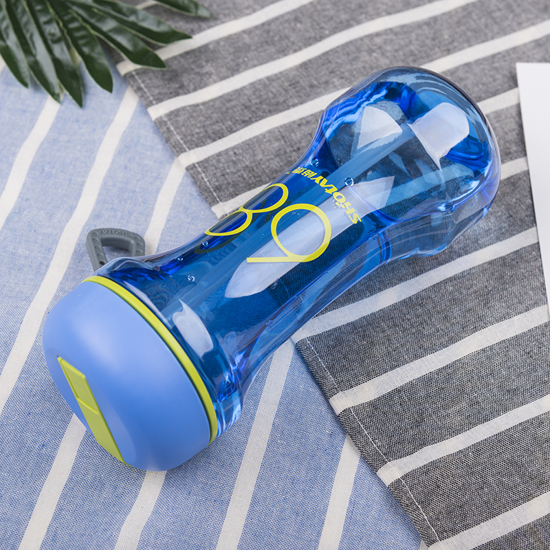  Fitness cup with straw 