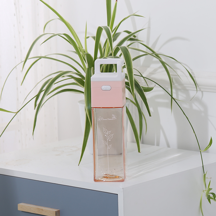 2019 new rechargeable outdoor sports portable fan water bottle
