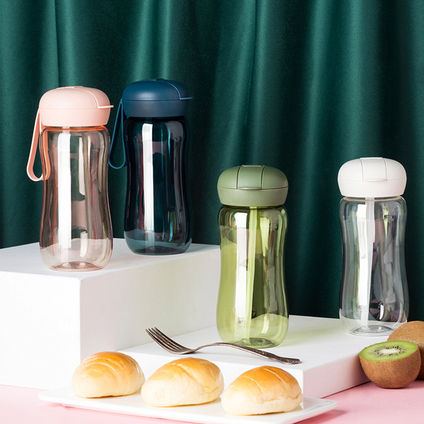 New Customized Logo Straw Plastic Creative Sports Water Bottle Tritan Portable Rope Outdoor Student Bottles