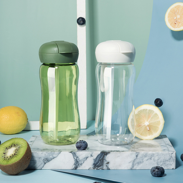 New Customized Logo Straw Plastic Creative Sports Water Bottle Tritan Portable Rope Outdoor Student Bottles