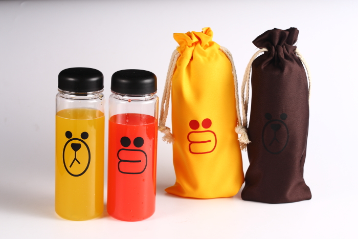 male and female outdoor glass water bottle